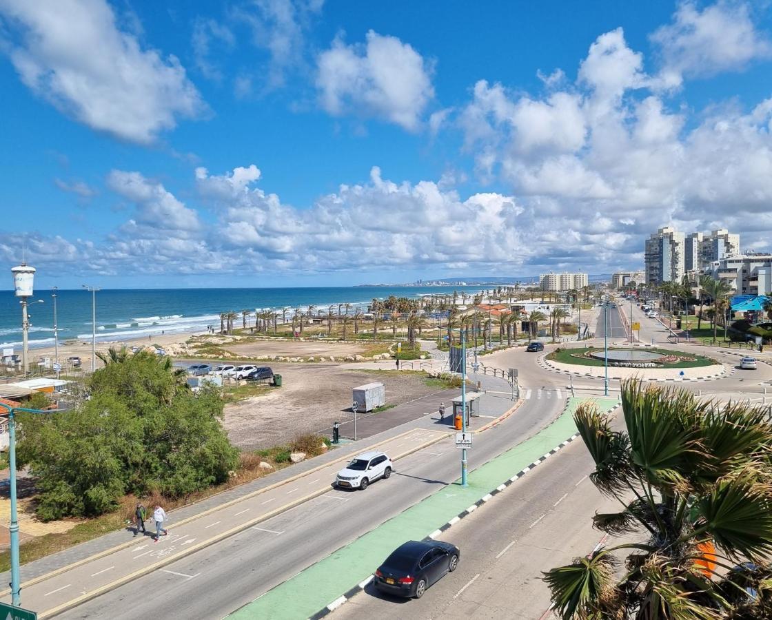 Shneider Apartments Sea ​​In The Window Haifa Exterior foto